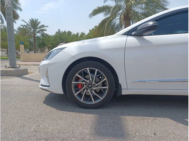 Car image 9