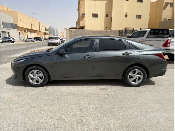 Car image 8