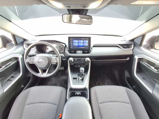 Car image 18