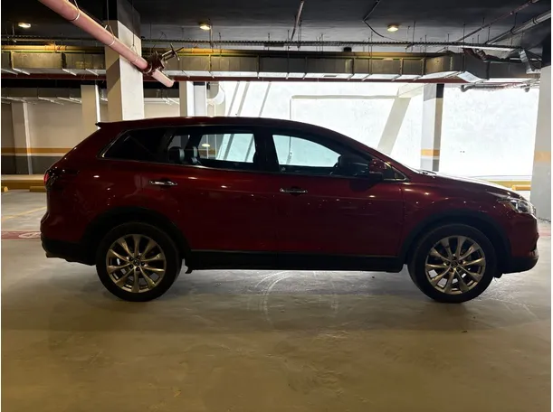 Car image 4