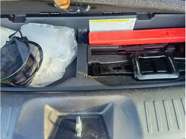 Car image 41