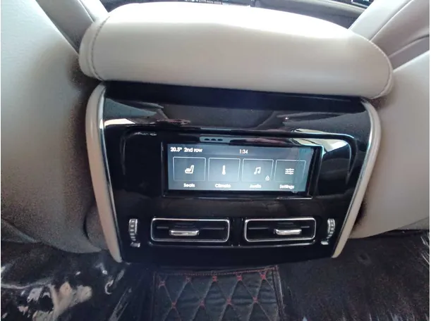 Car image 22