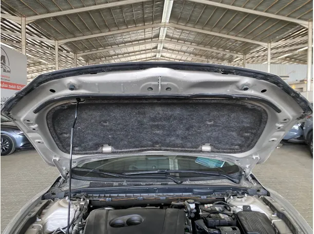 Car image 18