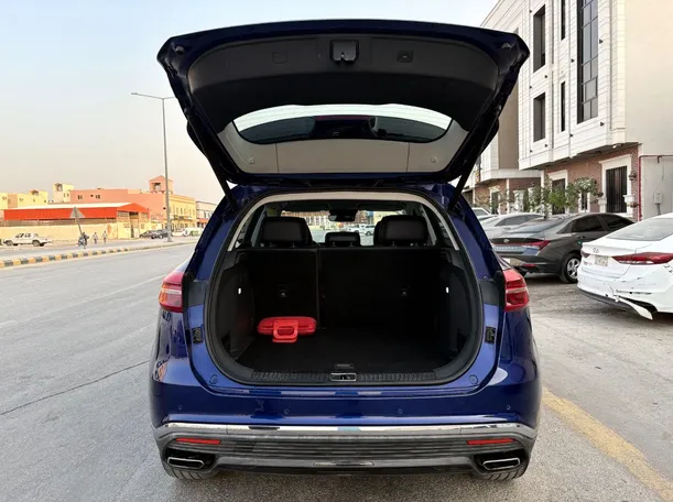 Car image 24