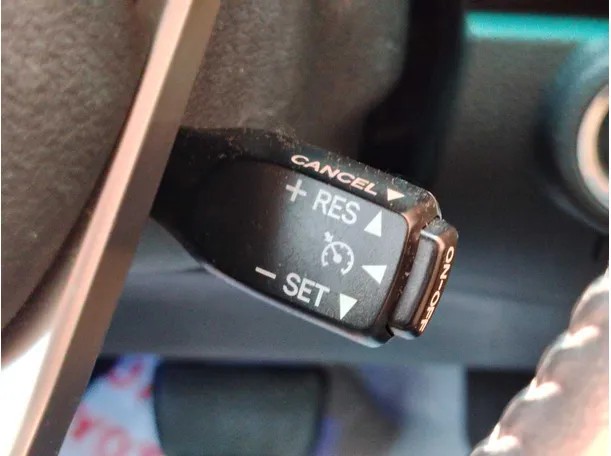 Car image 27