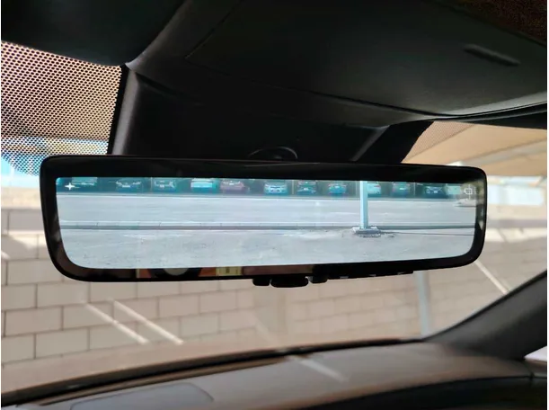 Car image 30