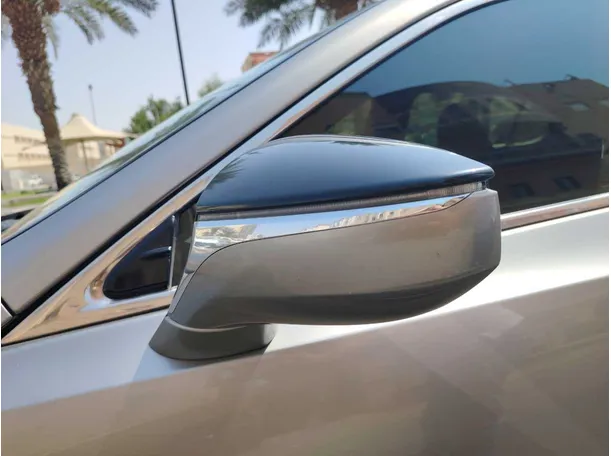 Car image 28