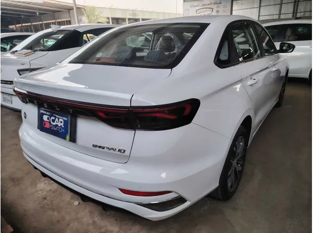 Car image 5