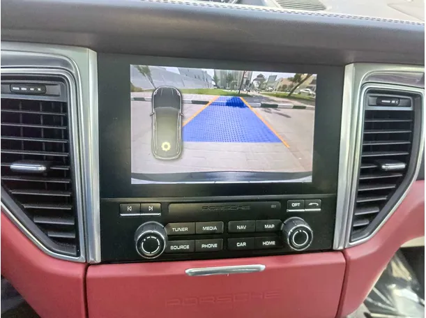 Car image 24