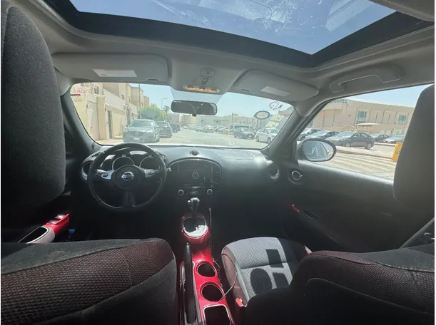 Car image 15