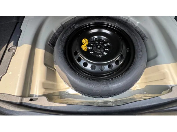 Car image 28