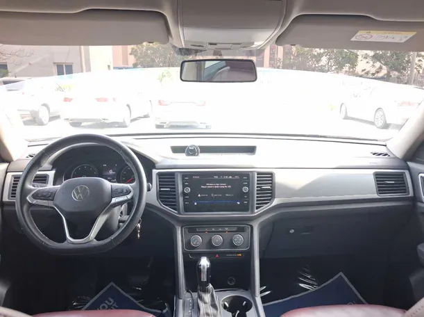 Car image 16