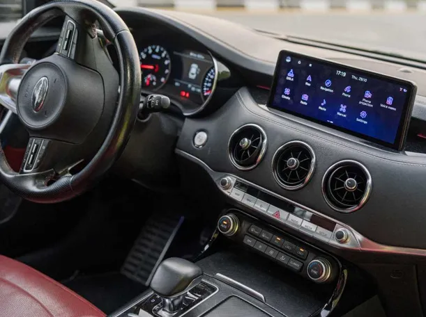 Car image 15