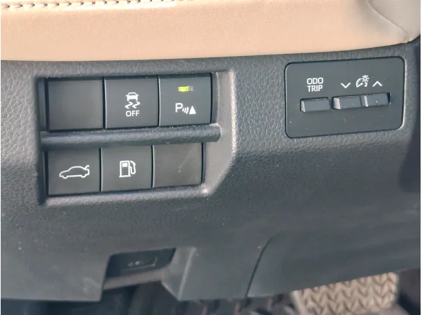Car image 27