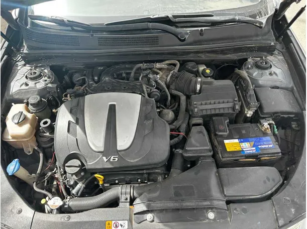 Car image 26