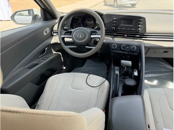 Car image 17