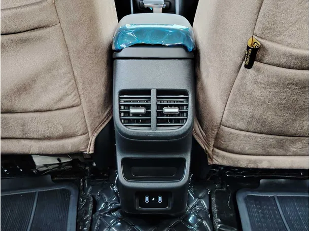 Car image 31