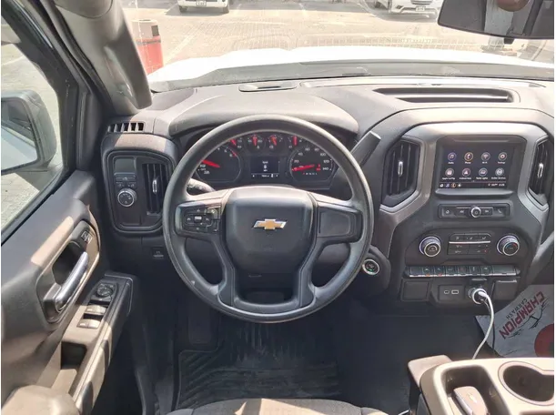 Car image 18