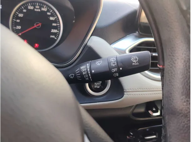 Car image 32