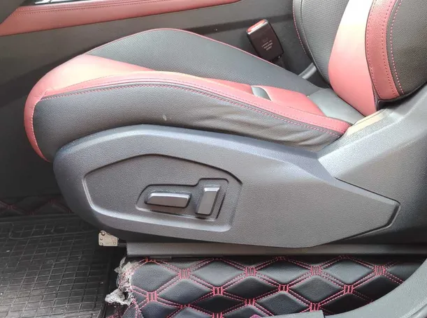 Car image 33