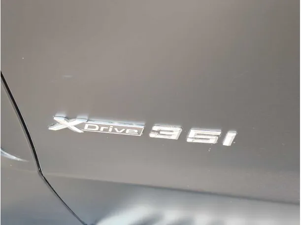 Car image 32