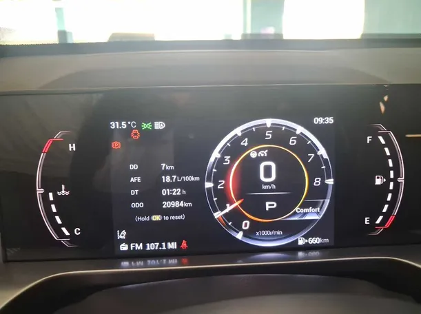 Car image 18