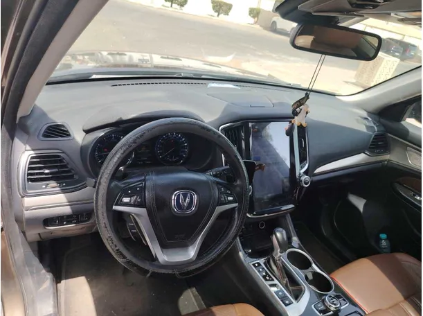 Car image 13