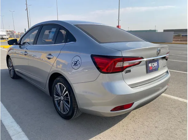Car image 7
