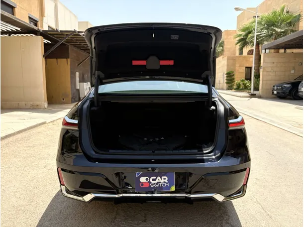 Car image 24