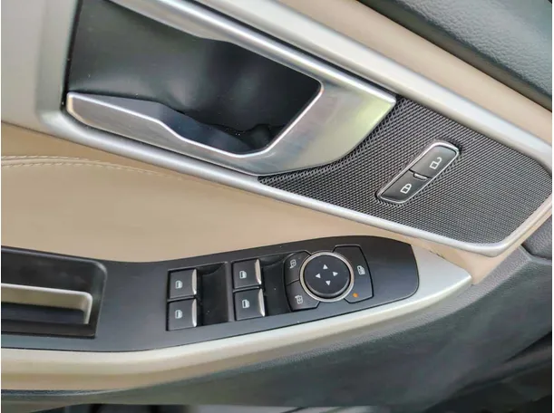 Car image 42