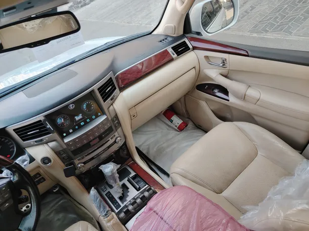 Car image 21