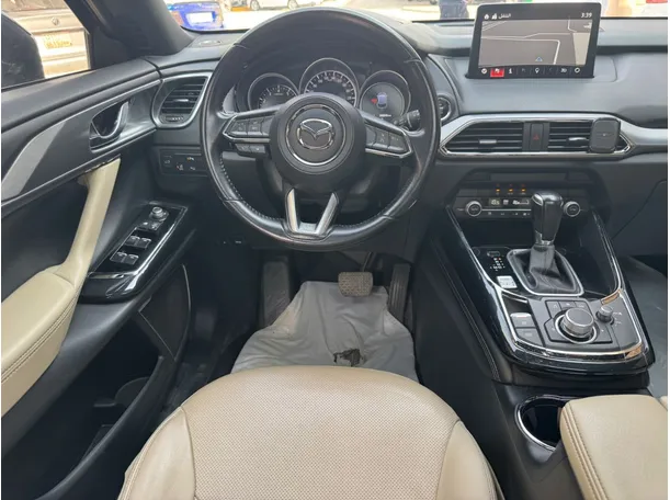 Car image 17