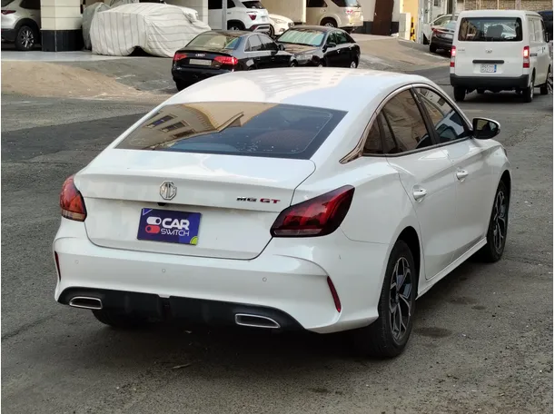 Car image 5