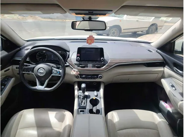 Car image 22