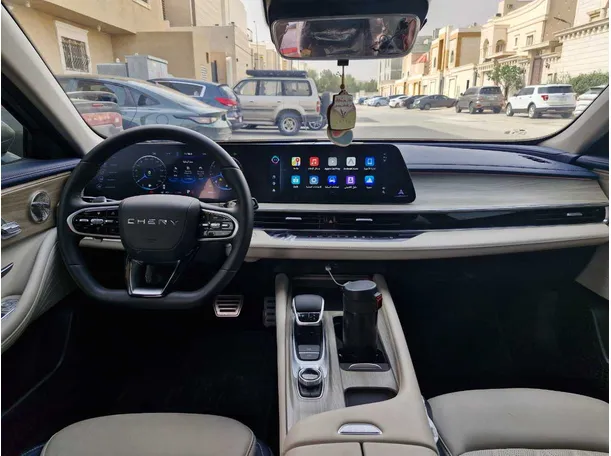 Car image 17