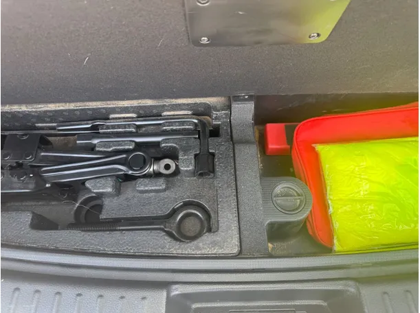 Car image 21