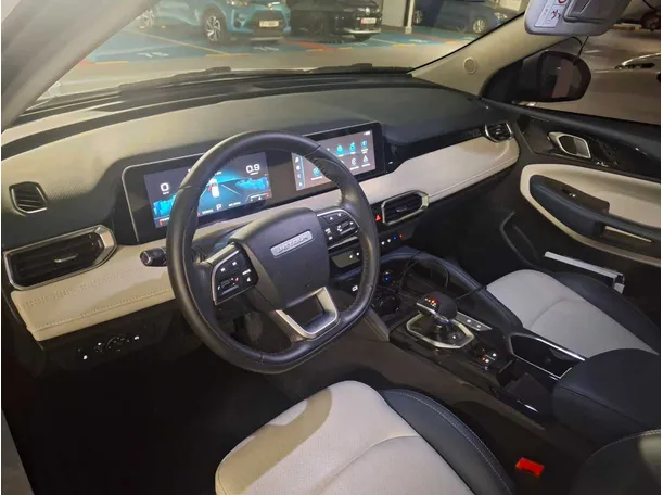 Car image 7