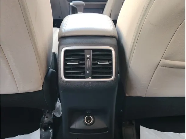 Car image 29