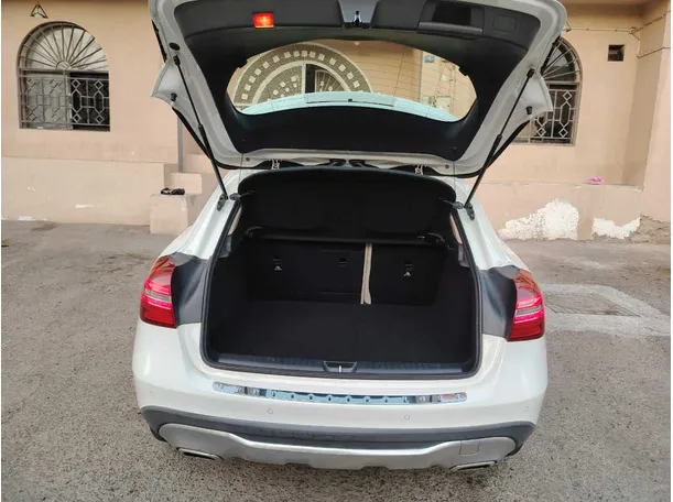 Car image 31