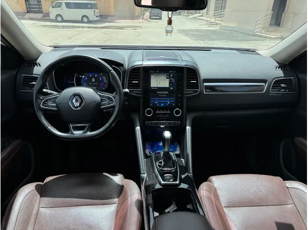 Car image 16