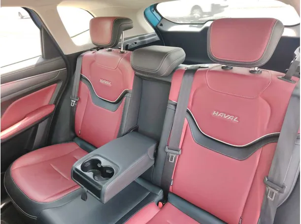Car image 15