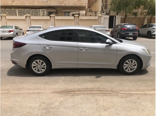 Car image 4