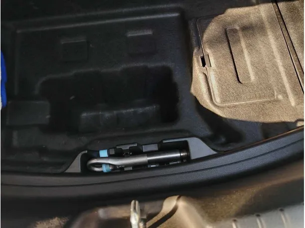 Car image 33