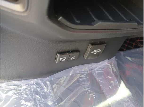 Car image 26
