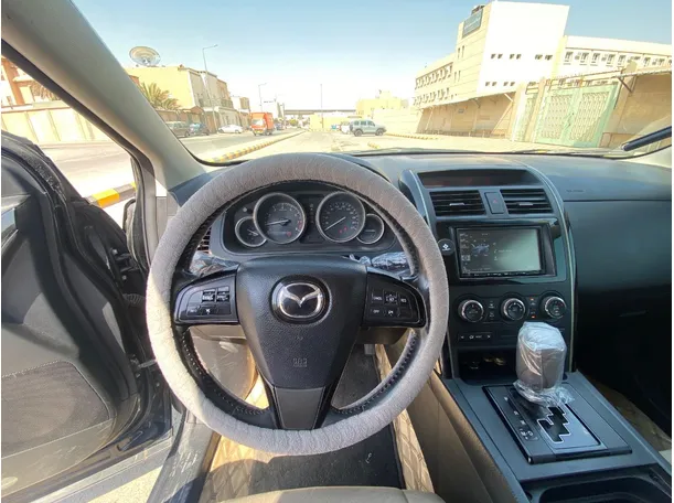 Car image 19