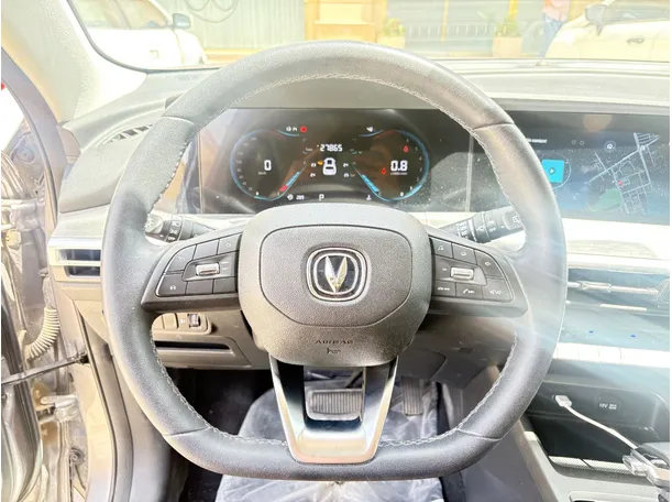 Car image 23