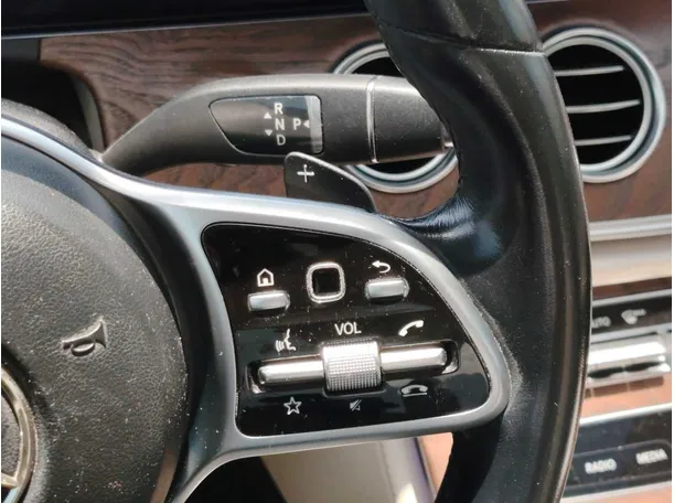 Car image 28