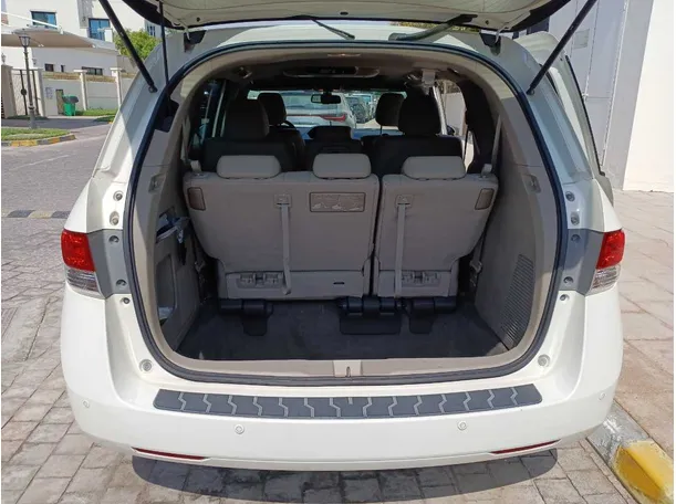 Car image 23