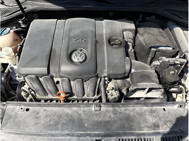 Car image 24