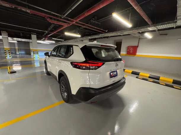 Car image 7